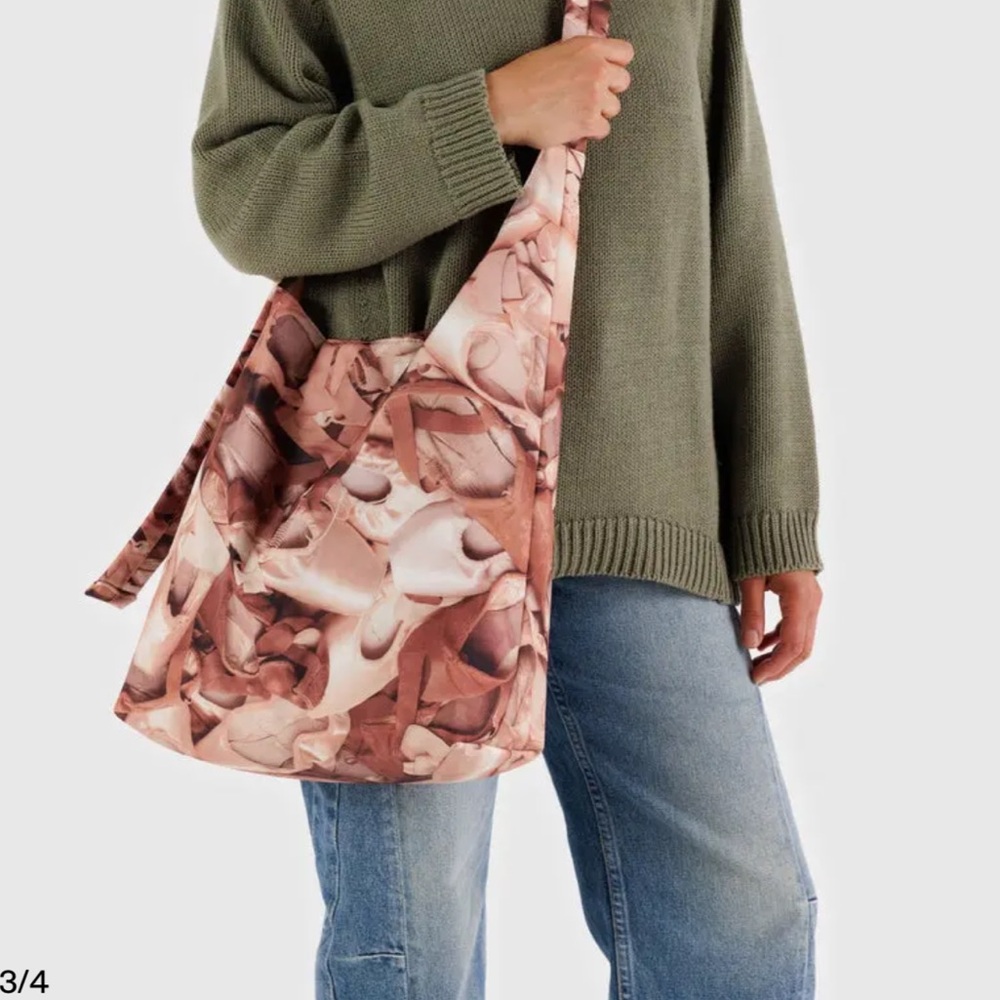 BAGGU Large Nylon Sling Pointe Shoes Pattern